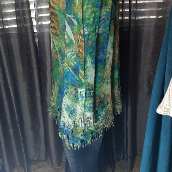Peacock pattern tunic - Picture 2 of 6
